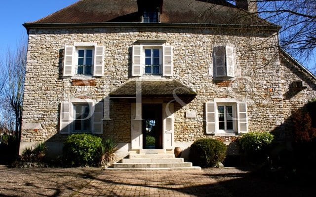 Maison ancienne - Proche Beaune 