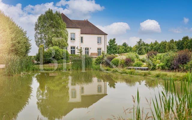 Rare property, near Beaune